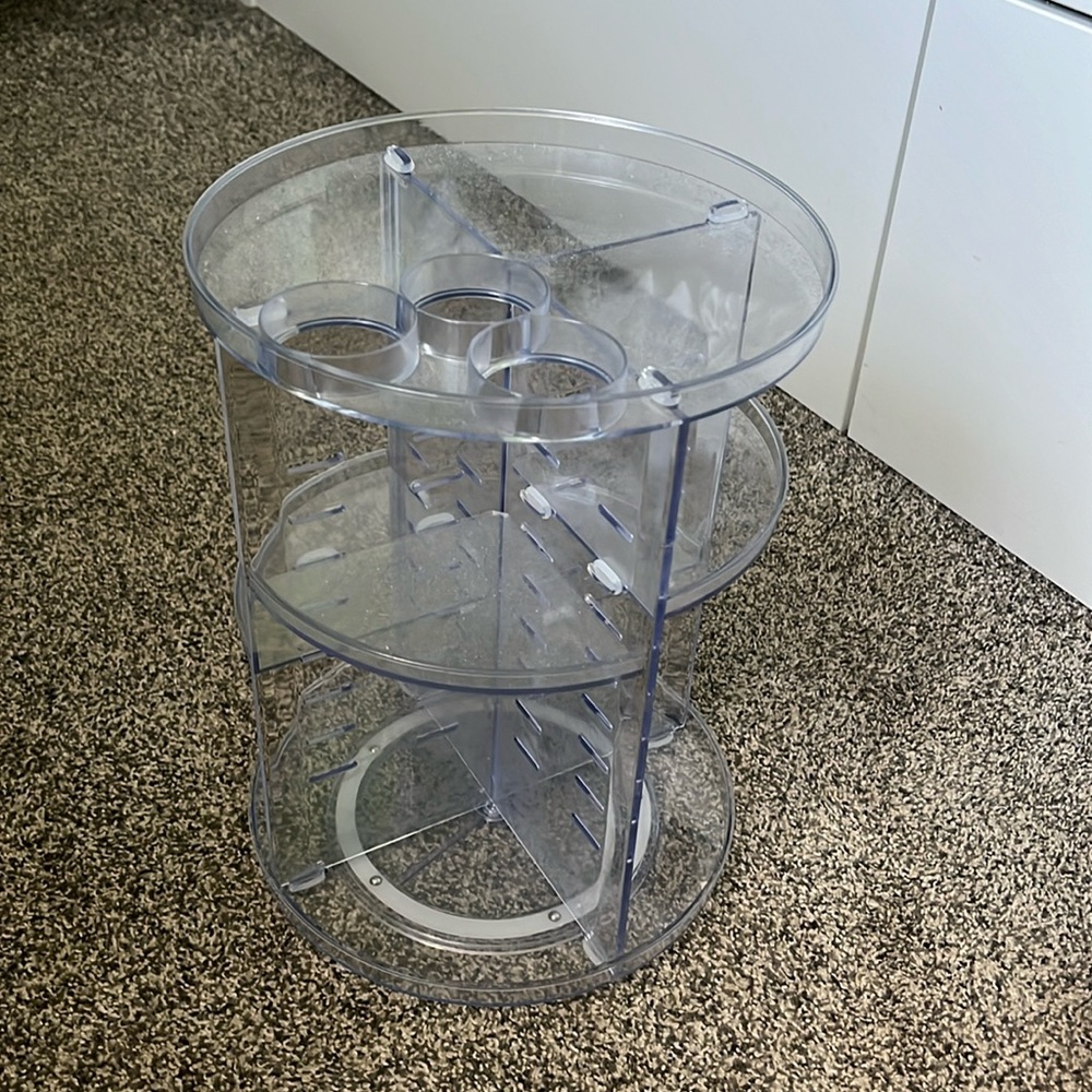 makeup organizer